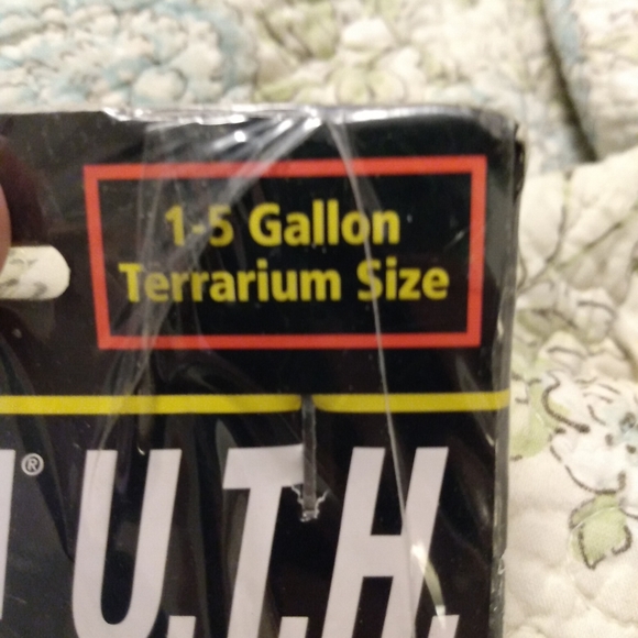 Zoo Med ReptiTherm UTH Under Tank Heater Mini 1-5 gallon 4"x5" Terrarium Sz RH-7 - Picture 2 of 3